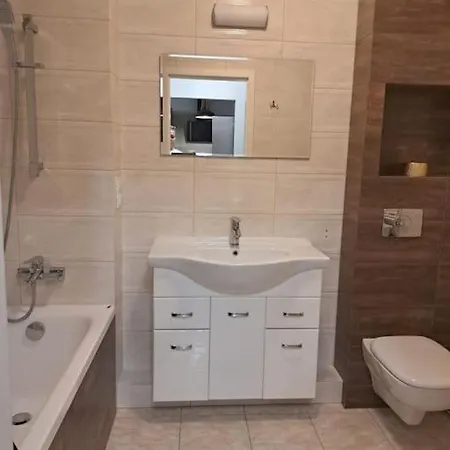 Przestronne Mieszkanie - Krzyki Apartmán
